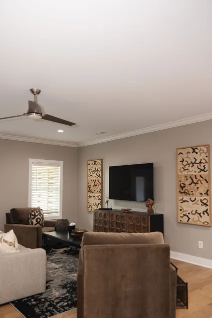 Comfort, Style, and Convenience in Central BG - Image 1
