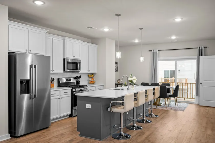 Luxury | 2 Kings | Bunks | Workspace | Sleeps 10 - Image 1
