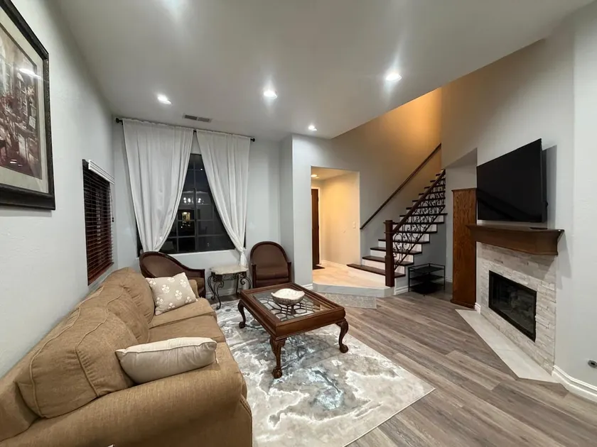 Comfortable 3-Bedroom Home for Families & Groups - Image 1