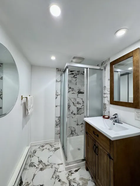 Renovated apartment MTL • Downtown & Metro nearby - Image 1