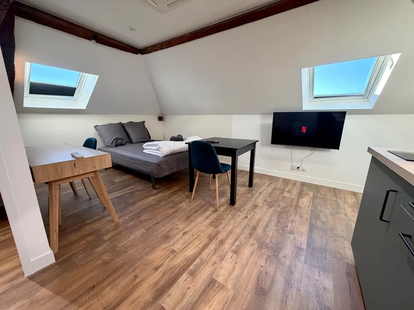 Modern attic studio, cozy - Image 1