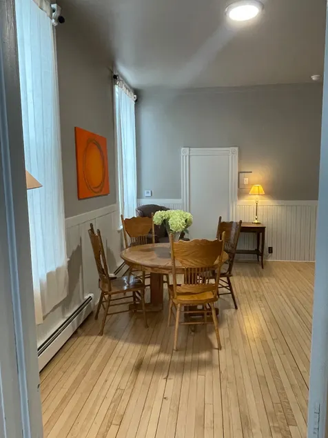 Two bedroom newly remodeled in the downtown - Image 1