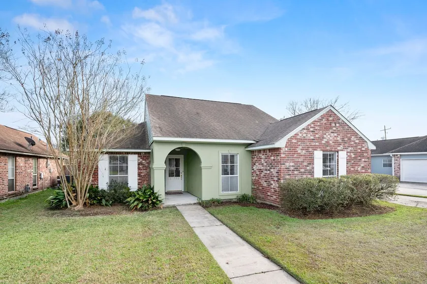 Cozy Home Near LSU Ten Minutes from Woman Hospital - Image 1