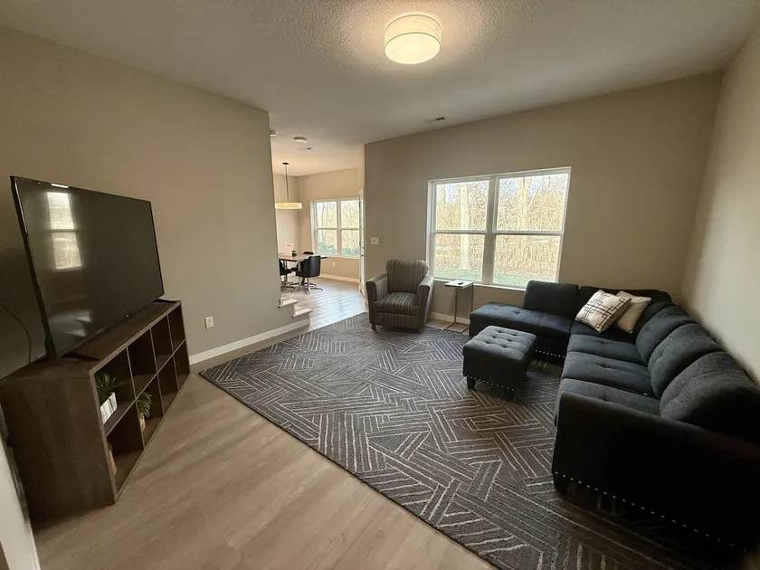 Budget Friendly 3 Bedroom Townhome Cedar Falls! - Image 1