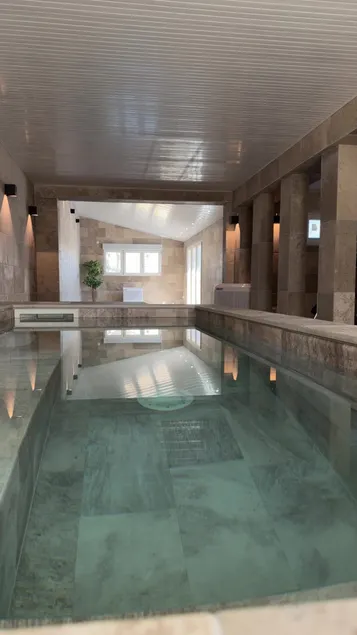 Cottage in Champagne • Indoor pool and spa • 15 people - Image 1