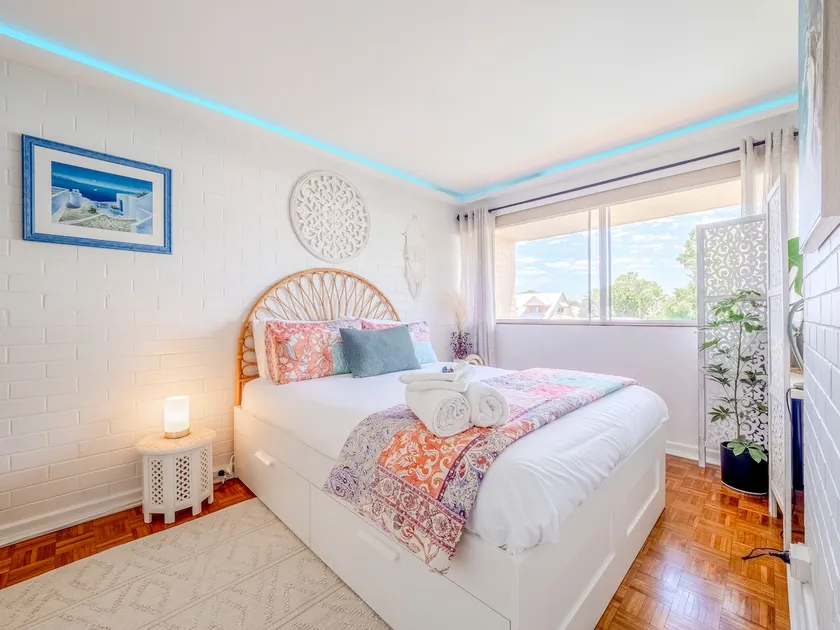 Charming Parkside Haven - Image 1