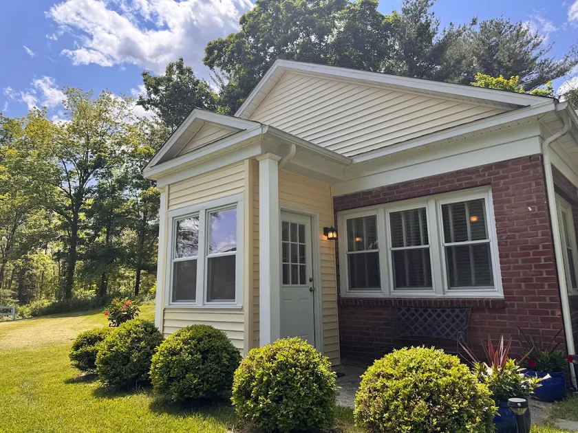 Hudson Valley Peace - 2BD/2BA Home - 1 Acre - Image 1