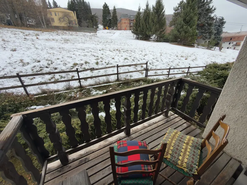 Neve 5 Apartment Clotes slope access - Image 1
