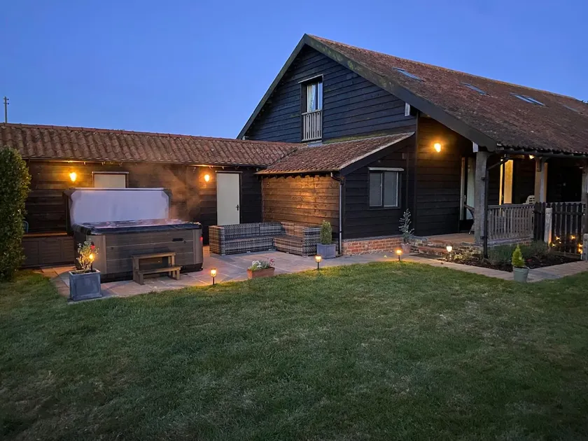 Mulberry Cottage Fabulous location next to marshes - Image 1