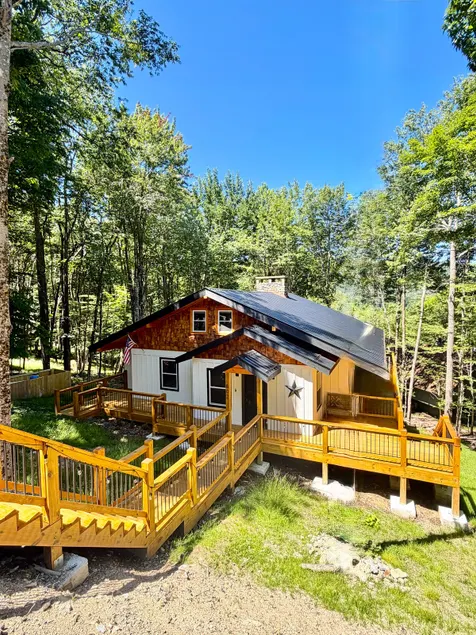 4BR/2BA Mountain Chalet Cabin | 5 Min to Skiing - Image 1