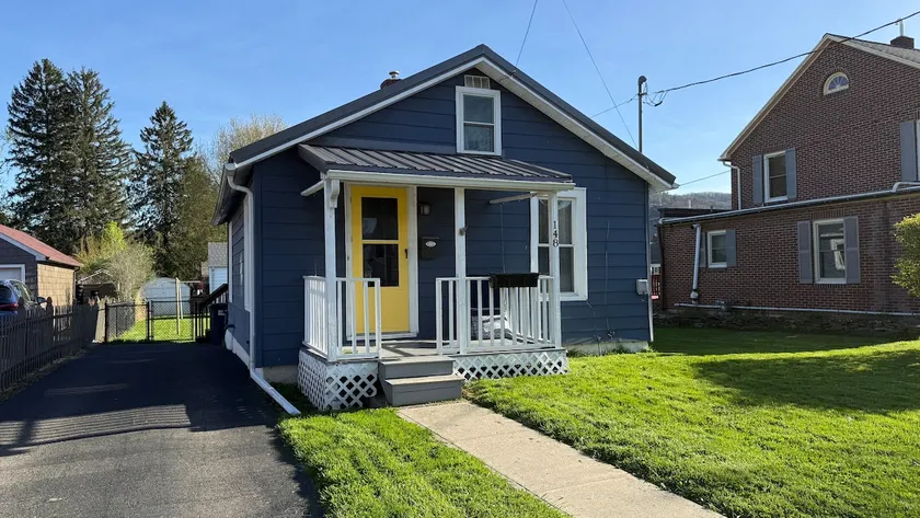 Corning’s Tiny House - Image 1