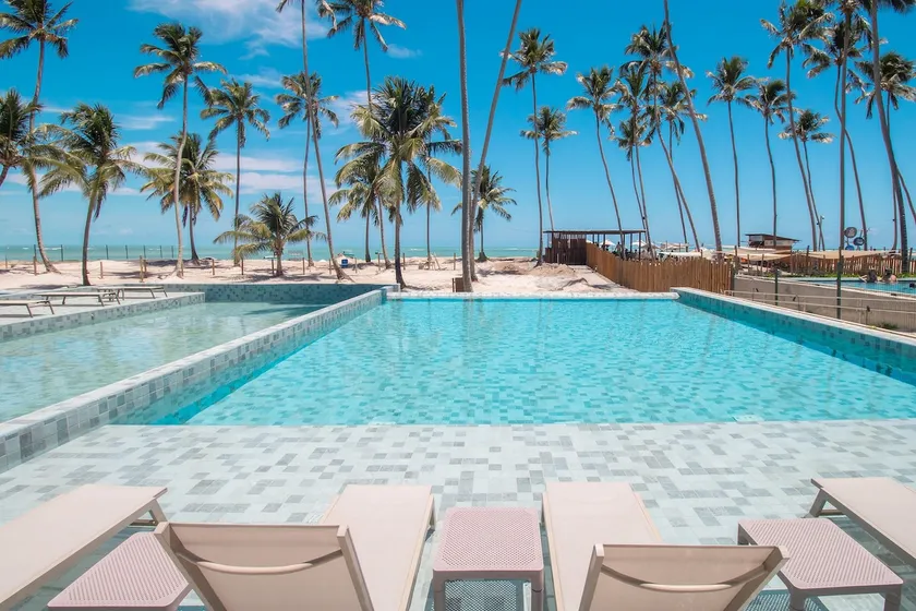 3 Bedroom Beachfront Apartment with Private Pool - Image 1