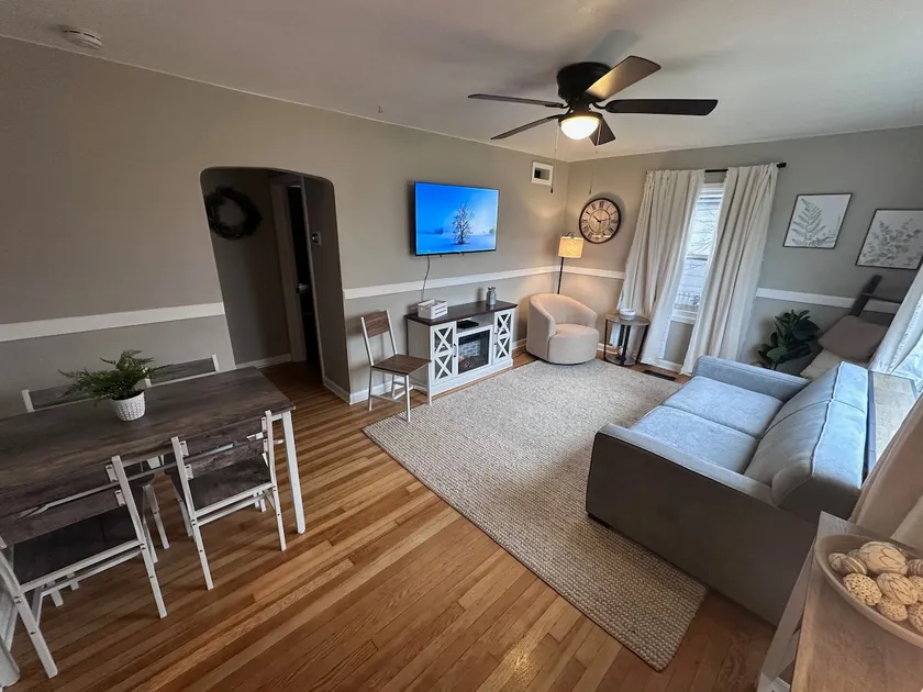 Cozy Stay Near Exec Airport & Indian Creek Plaza - Image 1