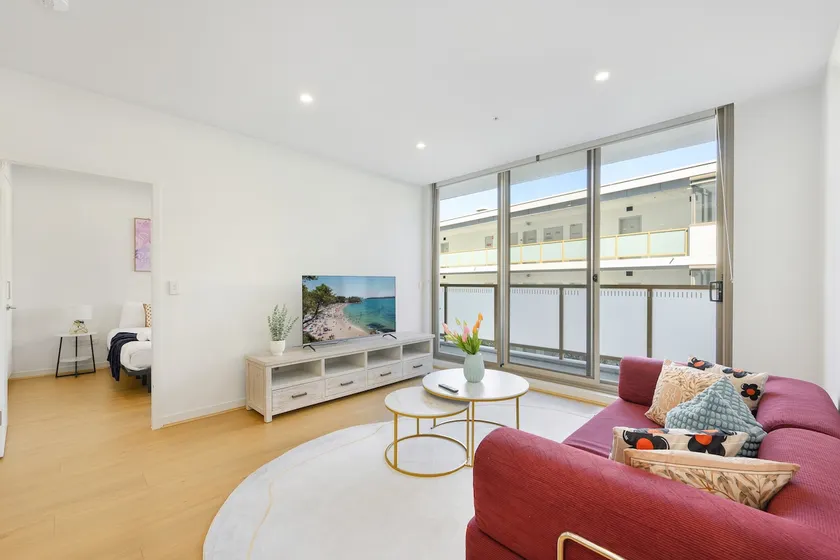 Ryde Comfortable 2BR Stay near Shopping Centre - Image 1