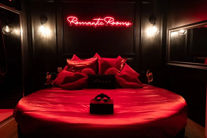 Romantic Rooms Granville - Image 1