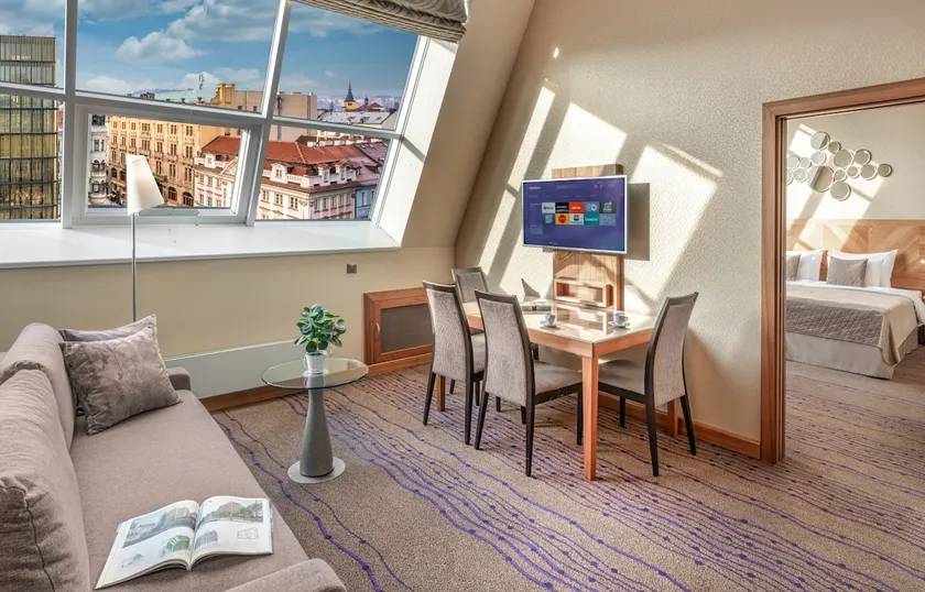 Superior One Bedroom Apartment - Crown Palace - Image 1
