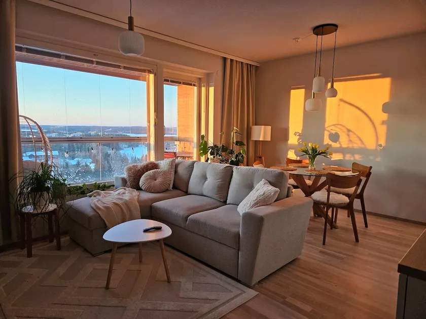 Bright 16th floor home landscape, sauna and peace - Image 1