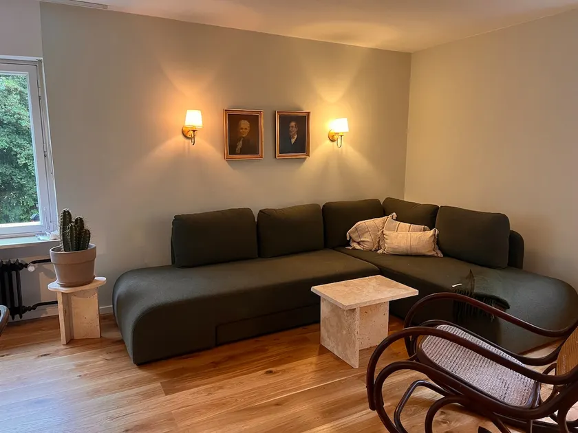Cozy Apartment | Near Lake + City Access + Balcony - Image 1