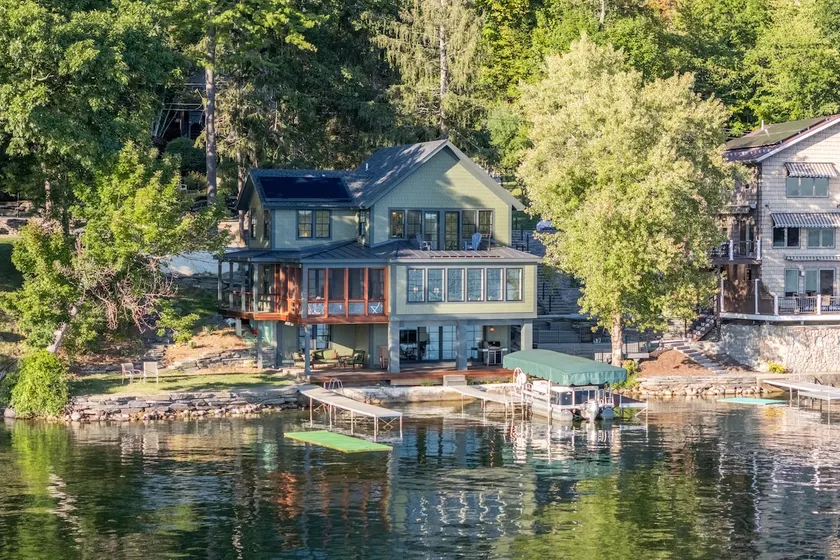 Waterfront Retreat on Lake Bomoseen - Image 1