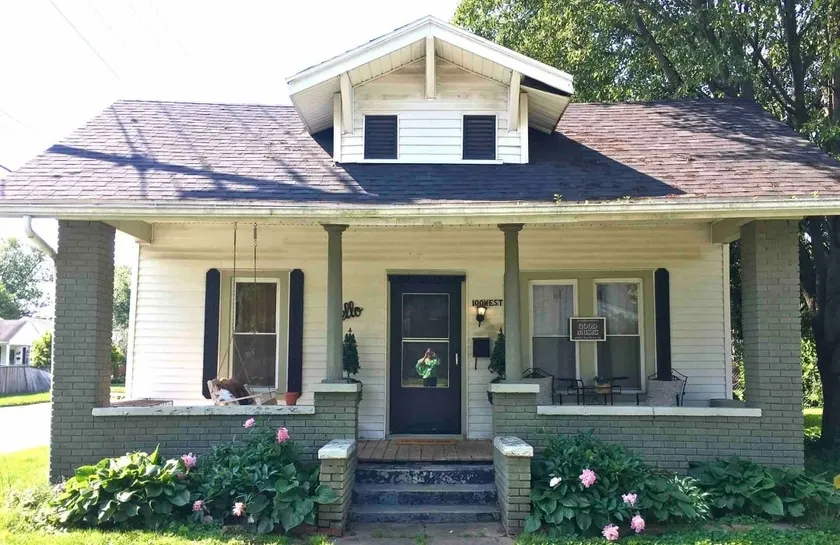 Bluegrass Bungalow 2 Bdrm/1 Bath with Large Porch - Image 1