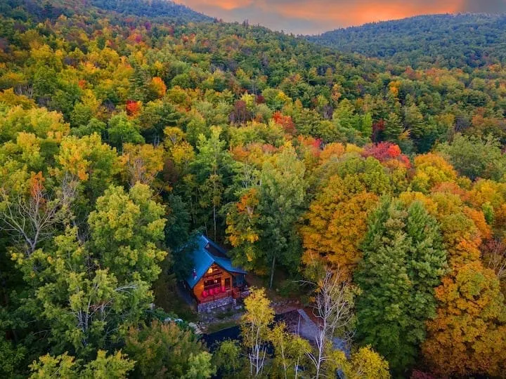Cozy Cub Mountain Cabin, Hot tub, Lake George - Image 1