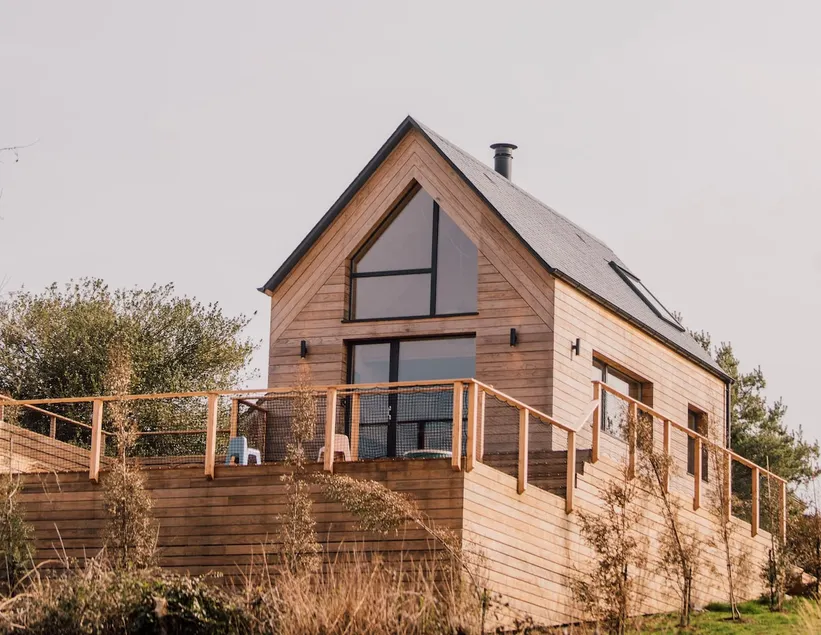 Lodge facing the valley with a private, heated pool - Image 1