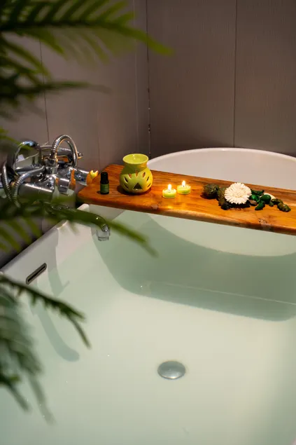 Arundhati Roy's 8th flr apt|Tub|Minimal|Bath Robes - Image 1