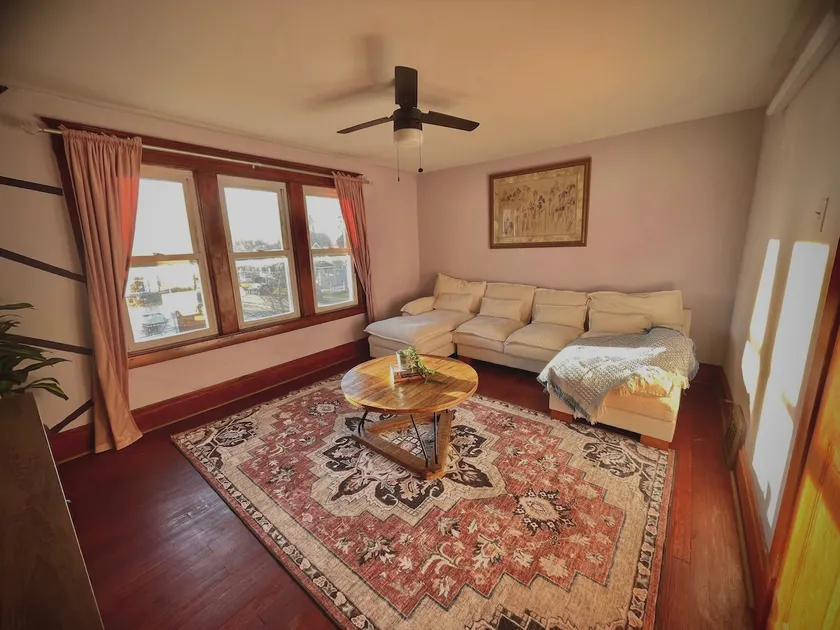Cozy Apartment close to the Airport - Image 1