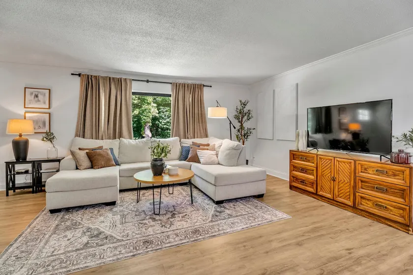 Entertainment Home w/ Sauna & Hot Tub - Image 1