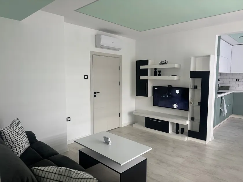 New, fully furnished, in an ideal center! - Image 1