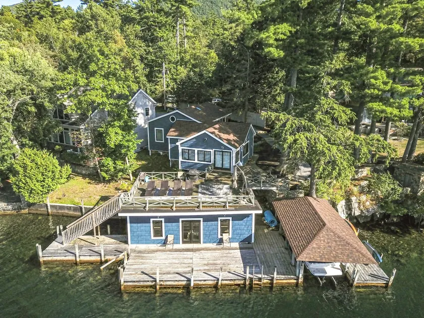 Sunset Point-Cozy Waterfront Home, Sleeps up to 6 - Image 1