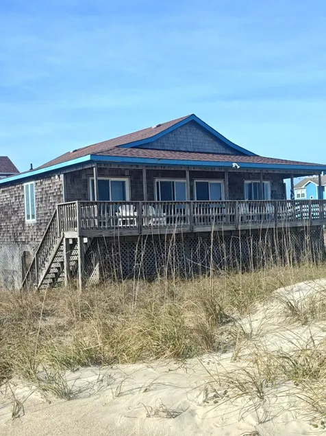Wake up to sounds of waves, pet friendly - Image 1