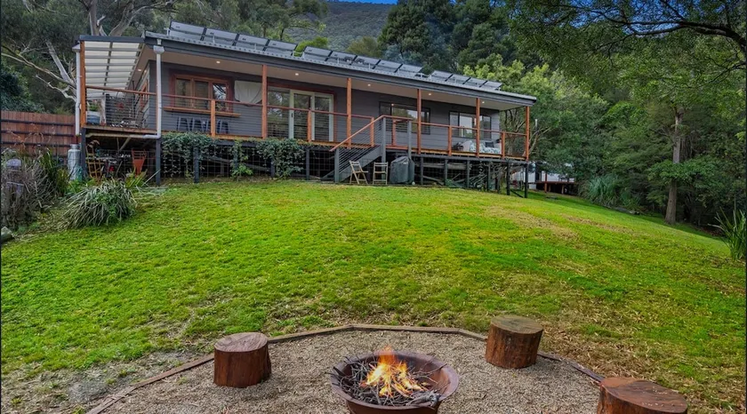 Don Valley Forest Escape Private Off Grid Stay - Image 1