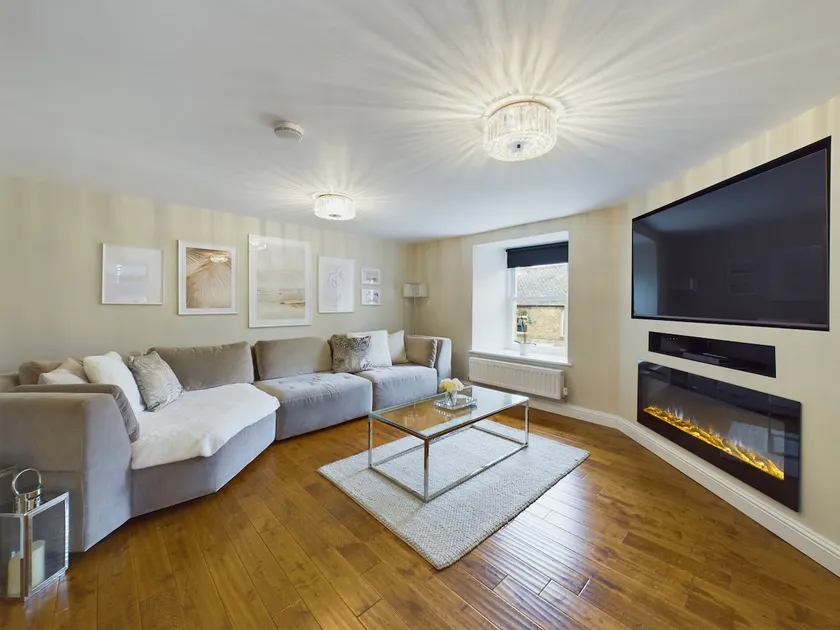 Charming 3 Bedroom Home in the Heart of Stanhope - Image 1