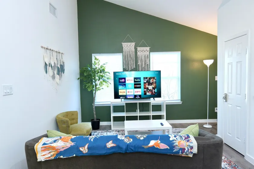 The Boho Bungalow, King bed, Wi-Fi, Modern - Image 1