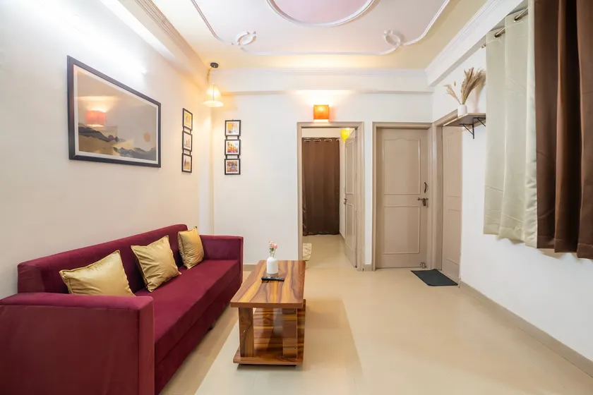 Cozy 2BHK Near Metro | Friendly Stay - Image 1