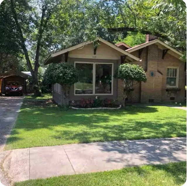 Super cute 3 bedroom with lots of charm and extras - Image 1