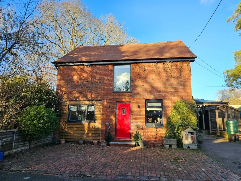 The Coach House A cosy cottage in Bishops Waltham - Image 1