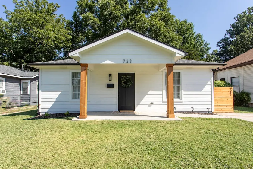 The Ada House | Designer Gem in Central Ada - Image 1