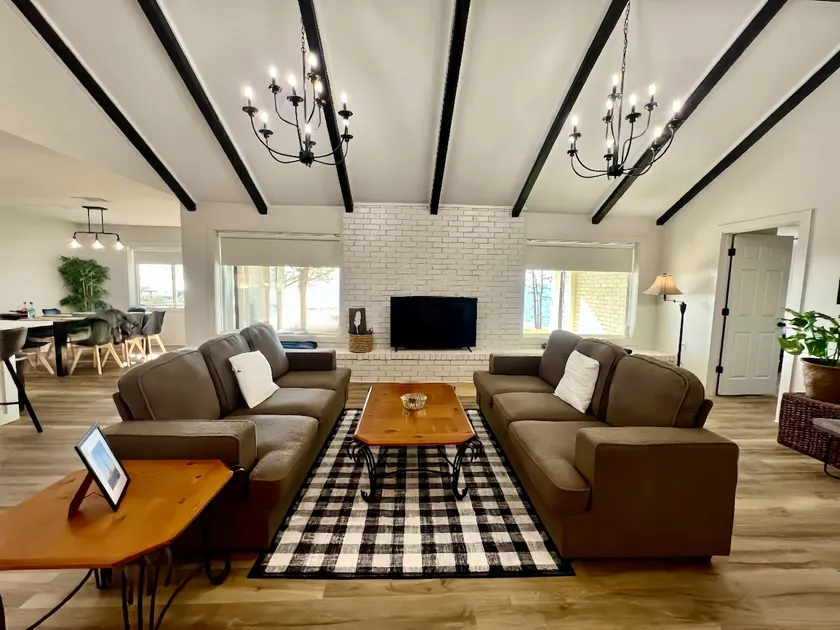 Roux’s Lake House Toledo Bend 4/3 6 Beds Sleeps 8 - Image 1