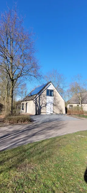 Hoevense wellness met hottub & sauna - Image 1