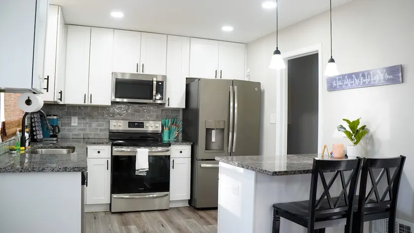 Peaceful, Neighborhood Home for Multi-Gen Groups - Image 1