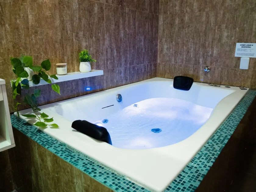 Entire House with Hot Tub + Gourmet Area - Image 1