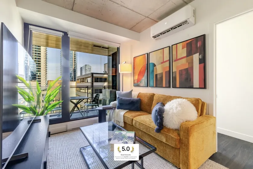 Urban Stay | Free Parking & Pool - Image 1
