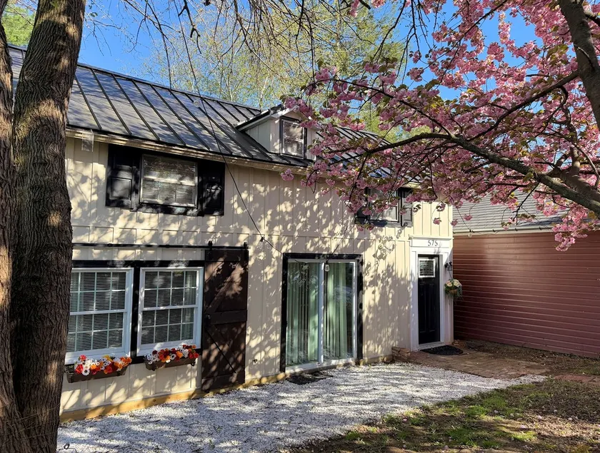 Harpers Ferry Apartment w/ Private Pool & Hot Tub! - Image 1