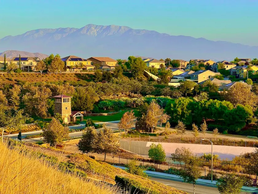 Rare New Build 5BR Epic Views & Luxury! Near UCR - Image 1
