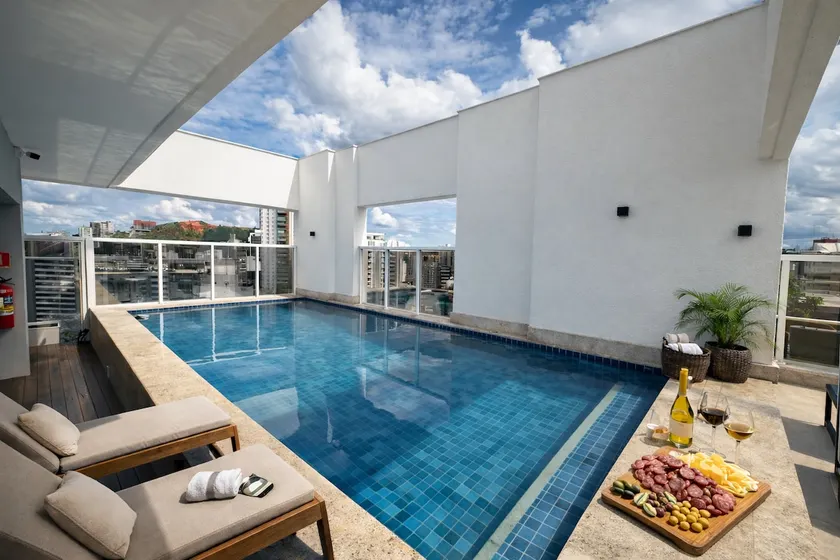 Central studio, gym, air, pool, garage - Image 1