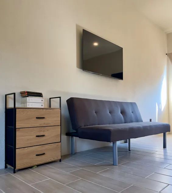 Comfortable apartment with parking | Central loc - Image 1