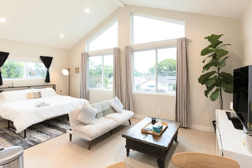NEW! Modern Studio in San Jose/Campbell - Image 1