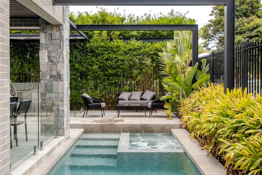 Luxury 4BR Retreat with Pool & Private Spa Bath - Image 1